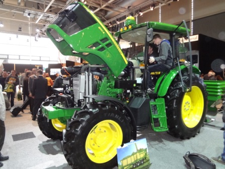 Трактор John Deere 6110B на шинах TIANLI