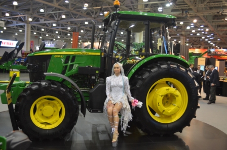 John Deere 6110B TIANLI AGROSALON